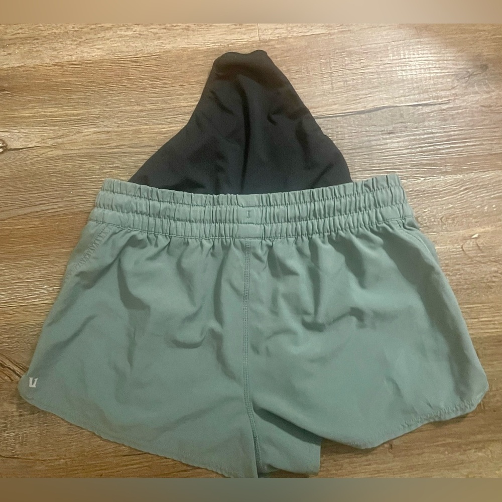 Vuori Shorts Women’s Small Green Clementine Lined Elastic Running VW304 Athletic - Picture 5 of 12